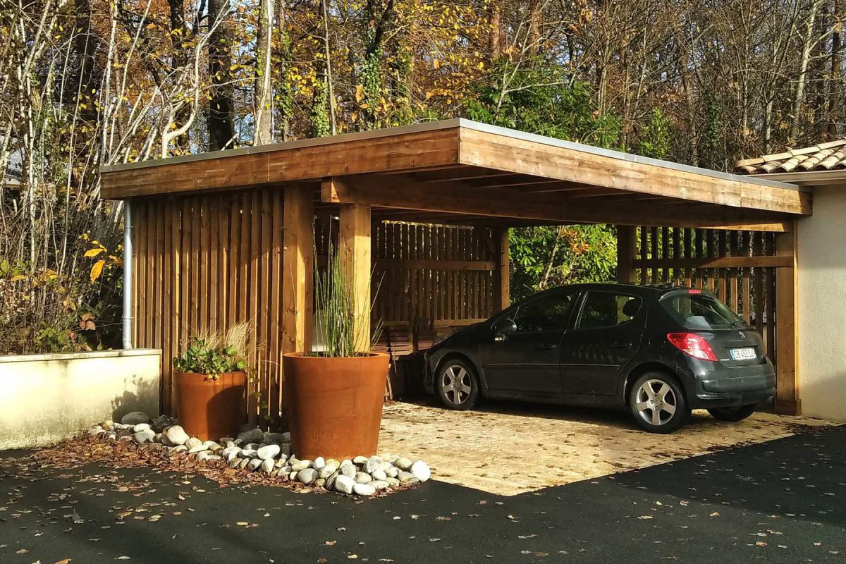 Carport en bois pour abriter 2 voitures